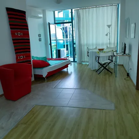 Appartamento 802, Spacy Apm With Sea View.